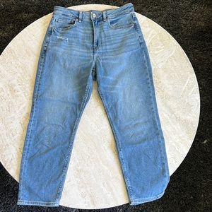 American Eagle Mom Jean - 6 Extra Short